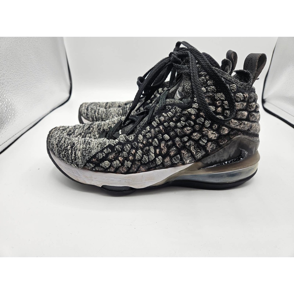 Nike‎ LeBron XVII (17) Kids Basketball Shoe Gray/Black Size 6Y - Picture 6 of 14